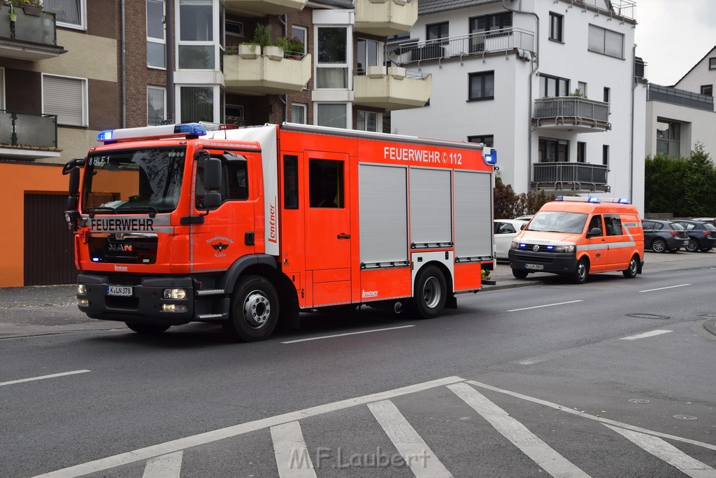 Einsatz BF Koeln Koeln Brueck Bruecker Mauspfad P24.JPG - Miklos Laubert